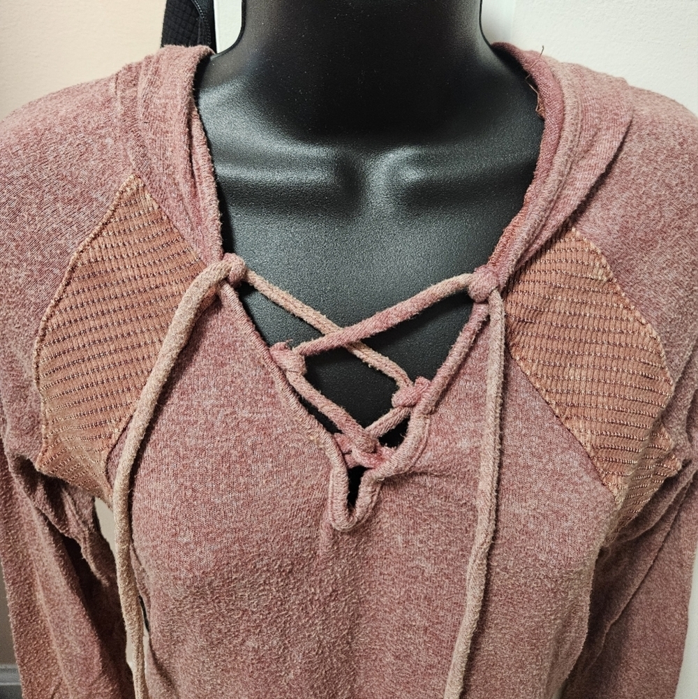 BKE Long Sleeve Distressed Top NWT - Picture 2 of 12